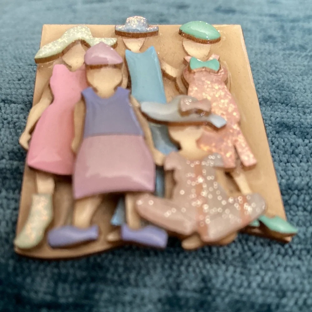 Lucinda people pin